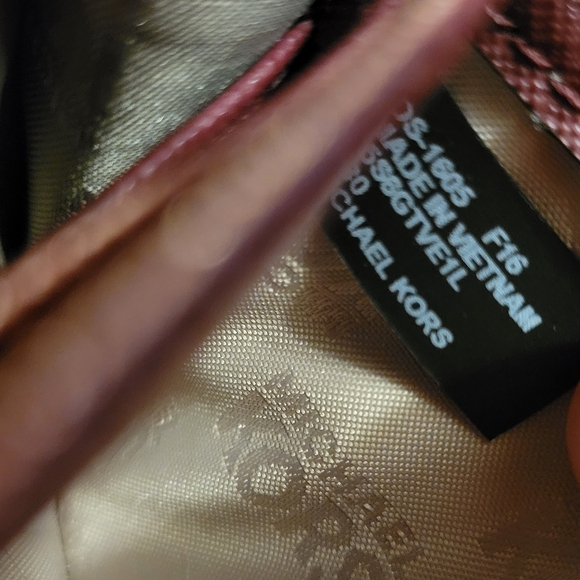 Michael Kors burgandy leather wallet - Picture 9 of 9